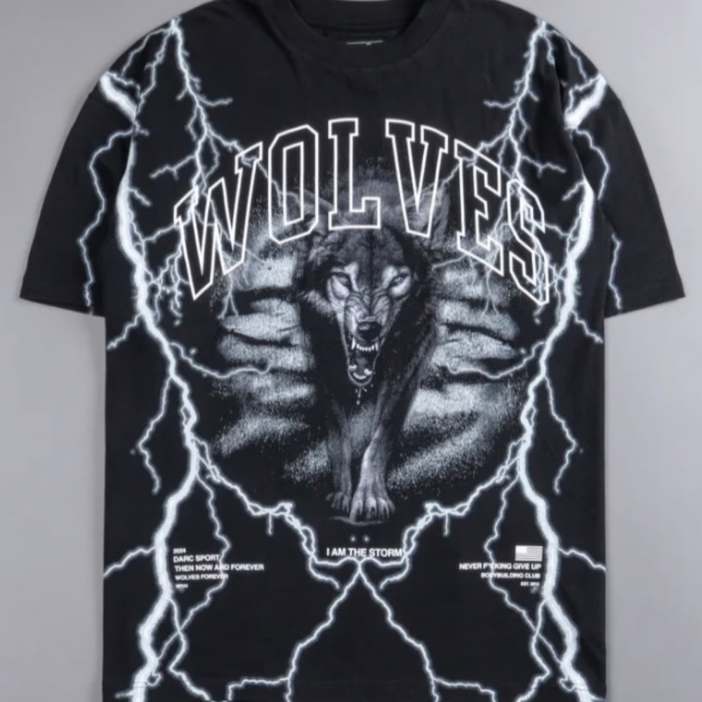 Darc Sport All The Energy "Premium Vintage"
Oversized Tee in Black/White